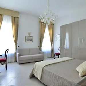 https://sissi-suite.hotelinveneto.com